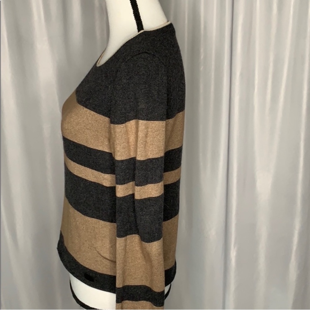 Chanel Women's Sweater - Black and Tan Stripes Sz 40 - Picture 5 of 8